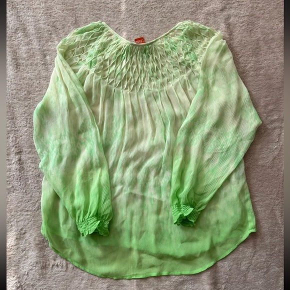 Sundance Women’s Catalog  Silk Chiffon Smocked top Blouse‎ Size Small - Picture 7 of 7